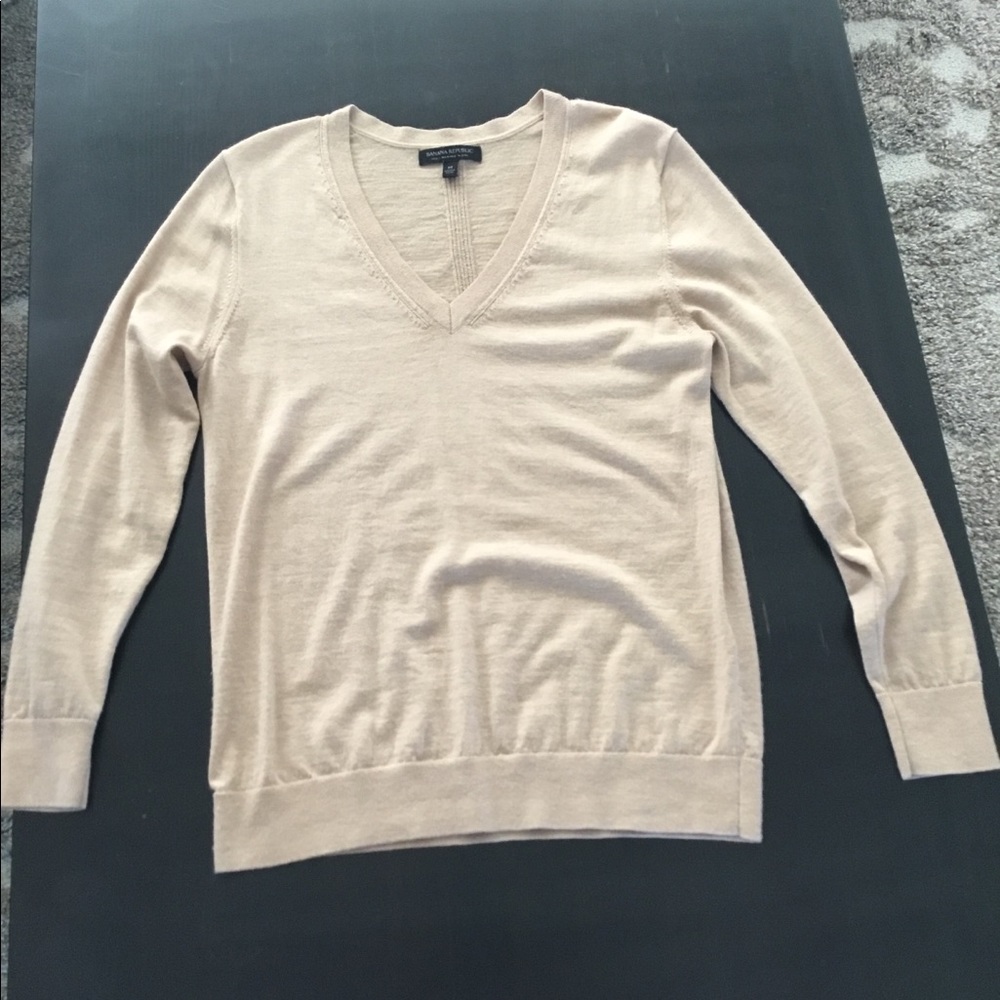 Banana Republic v neck boyfriend sweater
